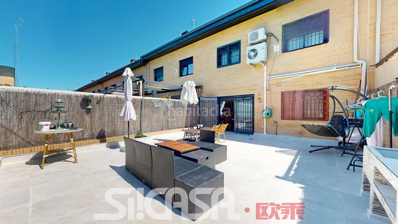 Foto 8a9c9d03-5192-492a-83d0-386cffb34780. Casa adosada en Las Américas Parla