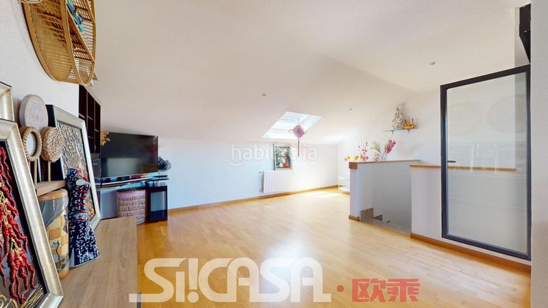 Foto 1d86b826-b7d4-4910-b901-1fa3b186b4c8. Casa adossada amb calefacció piscina a Las Américas Parla
