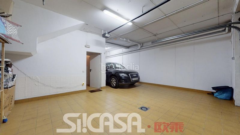 Foto 5ca6f9fe-e1f1-480a-bf69-b20a715f76e5. Casa adossada amb calefacció piscina a Las Américas Parla