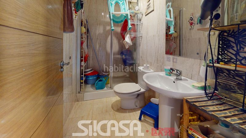 Foto 89172267-cfc3-4a5c-a223-b38fcb1c122e. Casa adossada amb calefacció piscina a Las Américas Parla