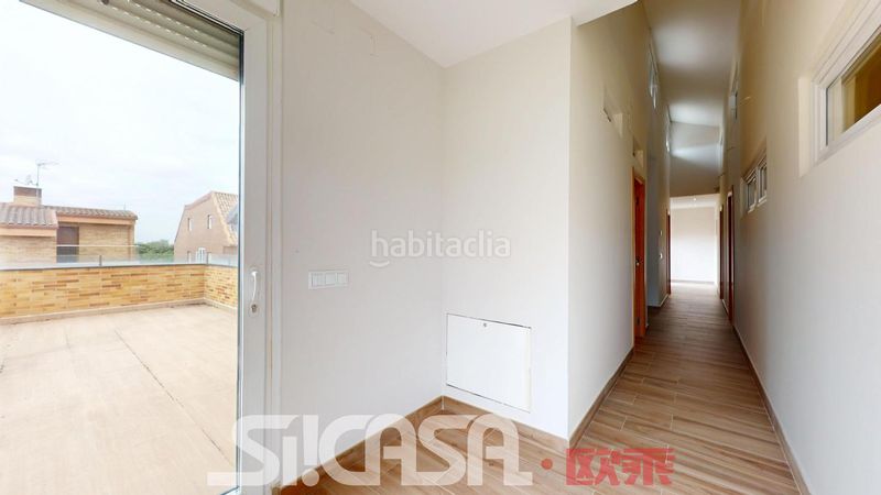 Foto 3fcf60dd-45d2-4992-8250-8a8c9cdc8fc6. Casa aparellada amb calefacció aparcament piscina a Parla