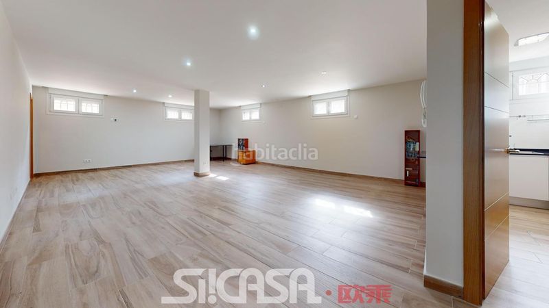 Foto 8646ee89-6252-4f0b-8482-3ee1766af0e6. Casa aparellada amb calefacció aparcament piscina a Parla