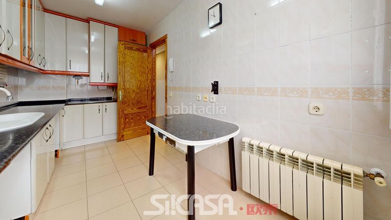 Foto a7945c8e-570f-4e67-a89e-113e6ce5a285. Casa adossada amb calefacció aparcament a Las Américas Parla