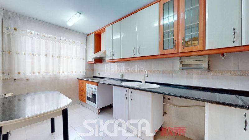 Foto b78ef844-513b-42e1-9c52-18d3104a4140. Casa adossada amb calefacció aparcament a Las Américas Parla
