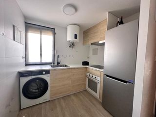 Flat in De Troya