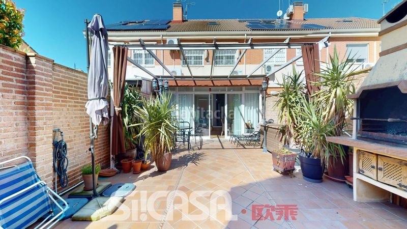 Foto 50830e8f-9a30-4888-84c9-c6f671d29237. Casa pareada en Fuentebella-San Fermín-El Leguario Parla