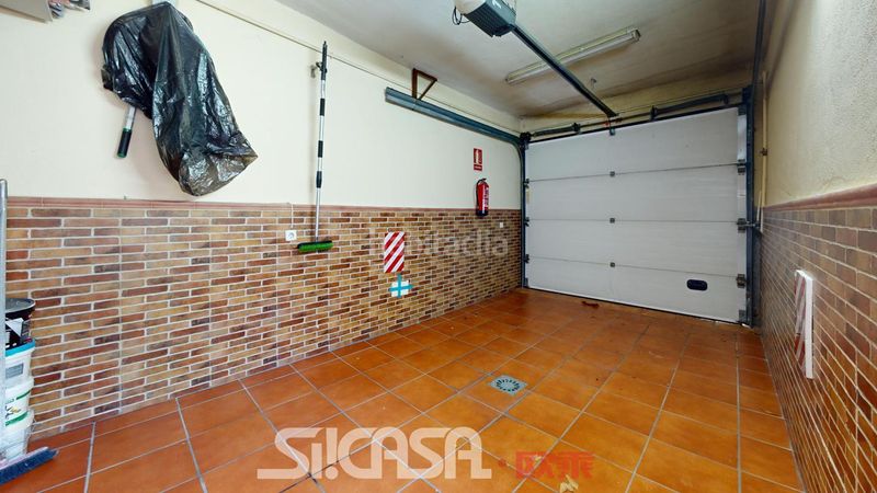 Foto b2f5ccb0-2f1e-41bd-a211-e267ea712300. Casa pareada en Fuentebella-San Fermín-El Leguario Parla