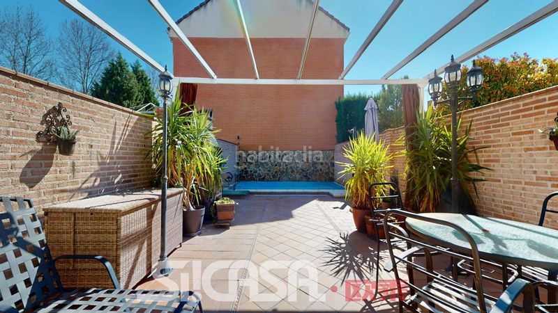 Foto d8abbb68-1aed-4ceb-b423-0c1459cc96e7. Casa pareada en Fuentebella-San Fermín-El Leguario Parla