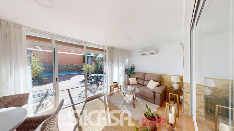 Foto fff5c468-0ab2-456b-b5f9-f82722092530. Casa pareada en Fuentebella-San Fermín-El Leguario Parla