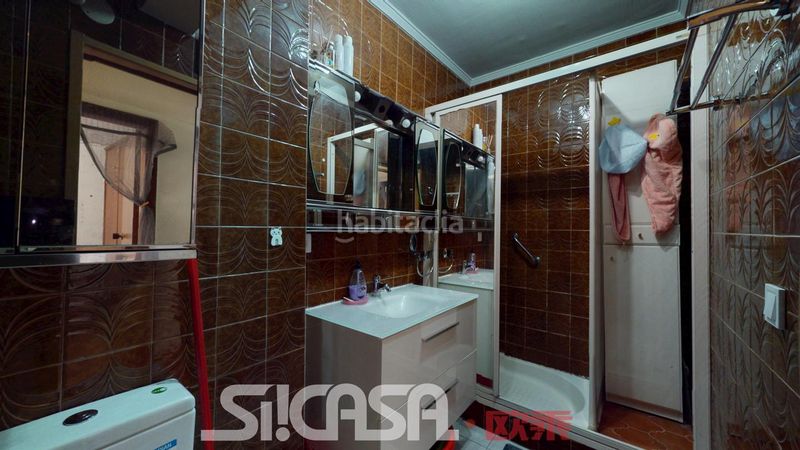 Foto a960ef3b-d29a-4ab3-b401-ddec2c78a914. Piso en Vista Alegre Madrid