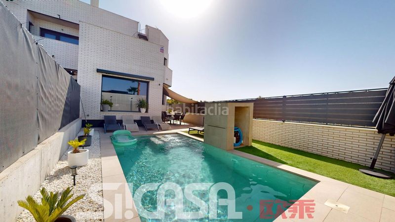 Foto 33a7ceb6-9a26-4e4b-aa01-d66d48cf1c5b. Casa adossada amb aparcament piscina a Torrejón de la Calzada