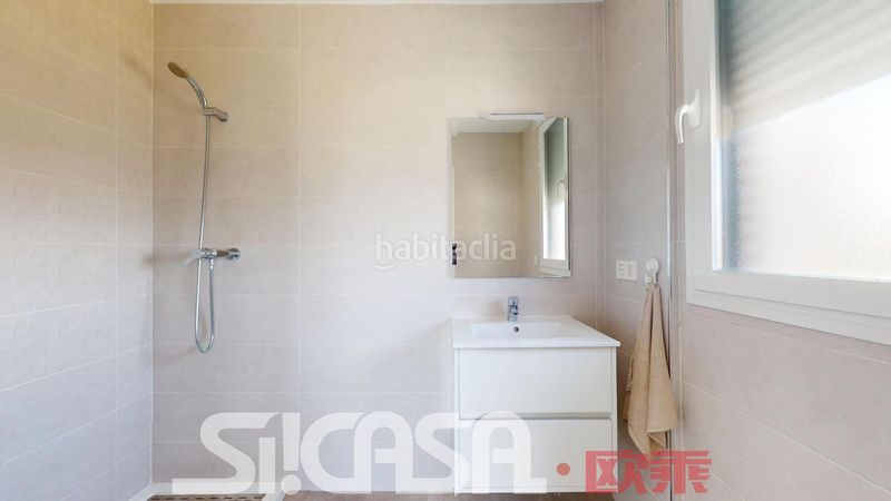 Foto a797bf3f-9870-4bb9-be5e-2f42c09dd726. Casa adossada amb aparcament piscina a Torrejón de la Calzada