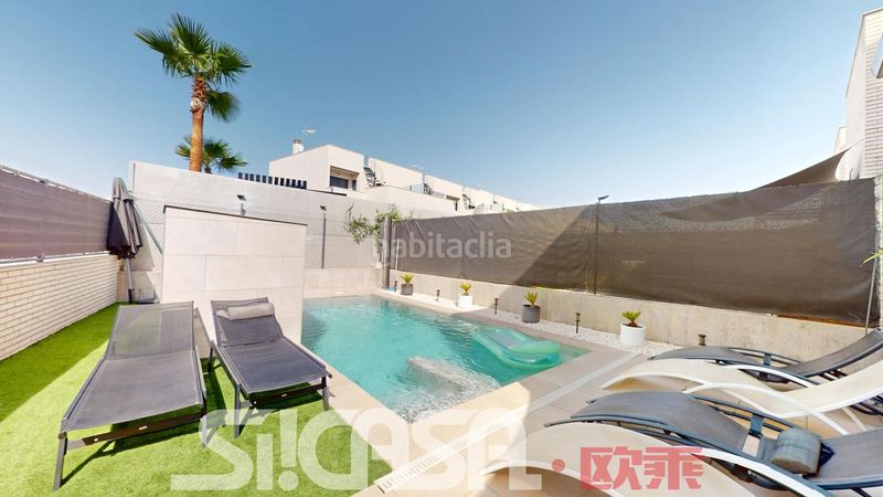 Foto d15c7b9c-e2a1-4d07-97dc-526c67fc4595. Casa adossada amb aparcament piscina a Torrejón de la Calzada