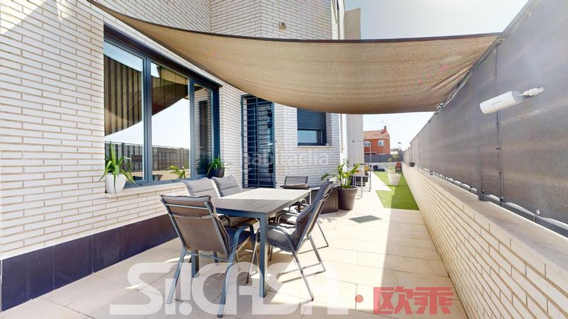 Foto d5f49af2-aa86-4236-b2ad-dc2cde25470a. Casa adossada amb aparcament piscina a Torrejón de la Calzada