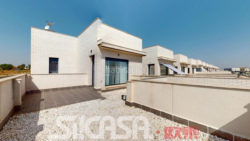 Foto f0088fc0-dc21-43ac-bdb2-8b51d27ce82b. Casa adossada amb aparcament piscina a Torrejón de la Calzada
