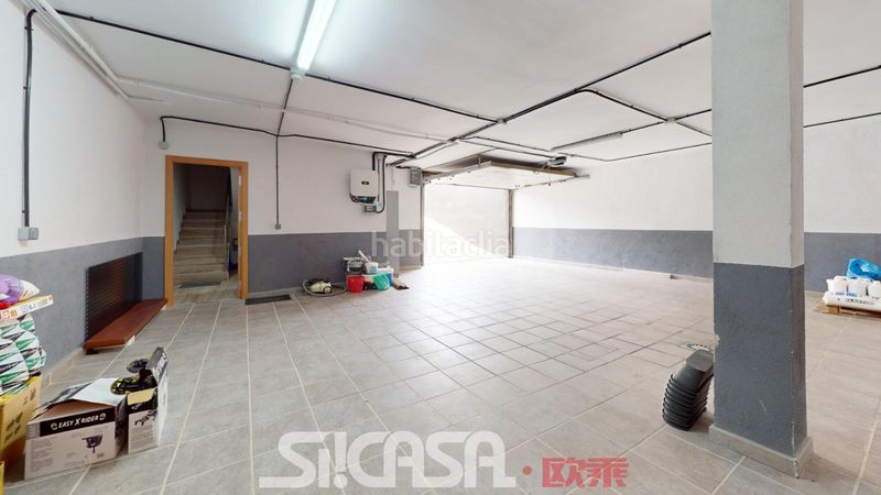 Foto 1aceb224-b3c9-463b-ac5b-77f341166732. Casa aparellada amb calefacció aparcament piscina a Parla