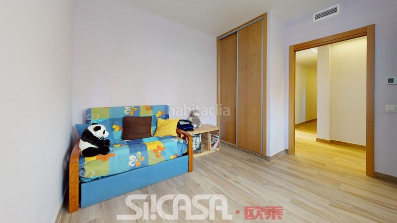 Foto c111991b-c56a-4333-a63a-3a4665344068. Casa aparellada amb calefacció aparcament piscina a Parla