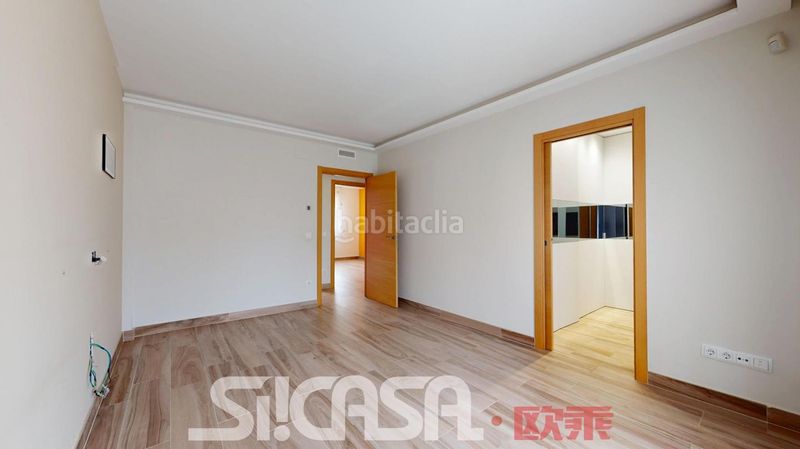 Foto e96f973d-9880-4df9-a605-e410ed363ad8. Casa aparellada amb calefacció aparcament piscina a Parla