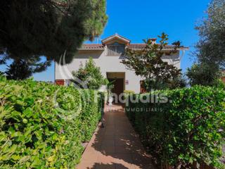 House in Cànoves i Samalús. Casa con posibilidad dos familias