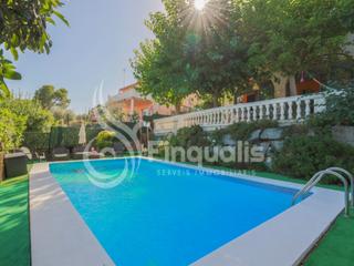Haus in Cànoves i Samalús. Piscina y garaje