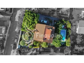 Casa en Cànoves i Samalús. Piscina y garaje