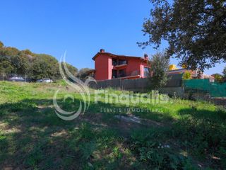 Terreno residencial en Calle caldes de montbui 21. Terreno semiplano en can farell