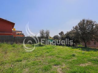 Terreny residencial a Calle caldes de montbui 21. Terreno semiplano en can farell