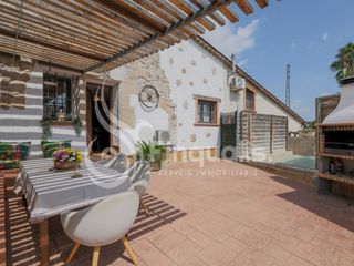 Casa adossada a Santa Eulàlia de Ronçana