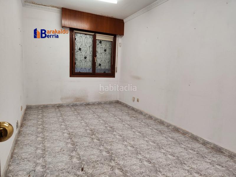 Foto b4b11b0c-45c7-4dfc-bdba-c40200da9c33. Affitto ufficio in eguzkiagirre kalea 7 in Bagatza - S. Vicente Barakaldo