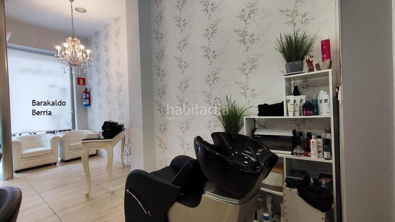 Foto c8108aaf-e96c-4b40-b564-b40f27db23fc. Local comercial en avenida a. miranda 15 en Bagatza - S. Vicente Barakaldo
