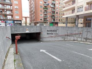Location Parking voiture à Velazquez kalea 6