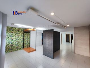 Locale commerciale in Vicente Blasco Ibañez Kalea 32