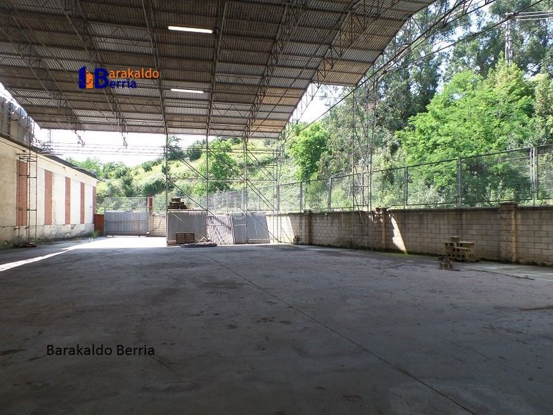 Foto c4f010c3-ad1d-4d61-b737-85e714061c00. Nau industrial a Valle de Trápaga - Trapagaran