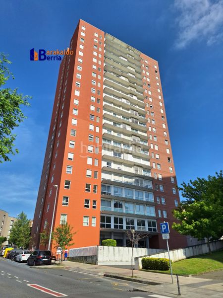 Foto 8dc1189c-71e2-489e-9578-e95fde9c4c9d. Apartament amb calefacció aparcament a Bagatza - S. Vicente Barakaldo