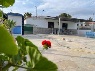 Local Comercial en Parque de la Bombilla. Chalet indepeniente con licencia de bar