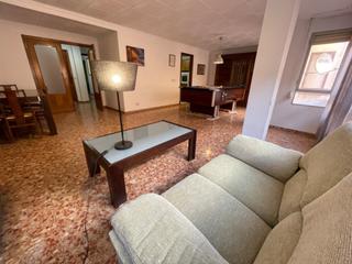Pis en Requena. Amplio piso en venta en requena