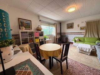 Chalet à Vilamarxant. Chalet en venta con gran encanto