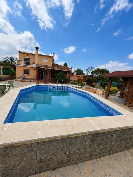 Foto 7a608bcd-188f-4a3d-b2da-71c4fff48935. Xalet amb aparcament piscina a Vilamarxant