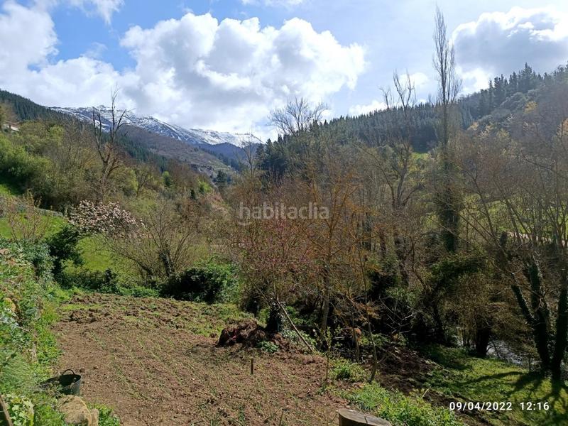 Foto c21d2c89-3d8a-4d28-8283-ccdf924fd24e. Finca rústica terreno urbano con proyecto incluido en Potes