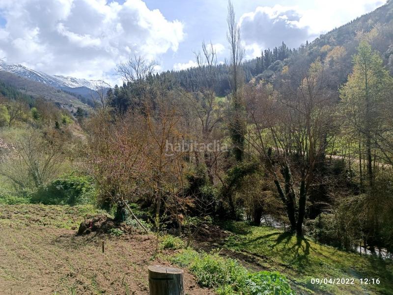 Foto e2b48959-ad37-436f-bd62-48a024234da1. Finca rústica terreno urbano con proyecto incluido en Potes