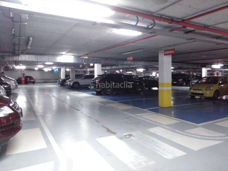 Foto eda37686-4414-4f35-a92f-09bd097d39fa. Aparcament cotxe a Centro Torrelavega