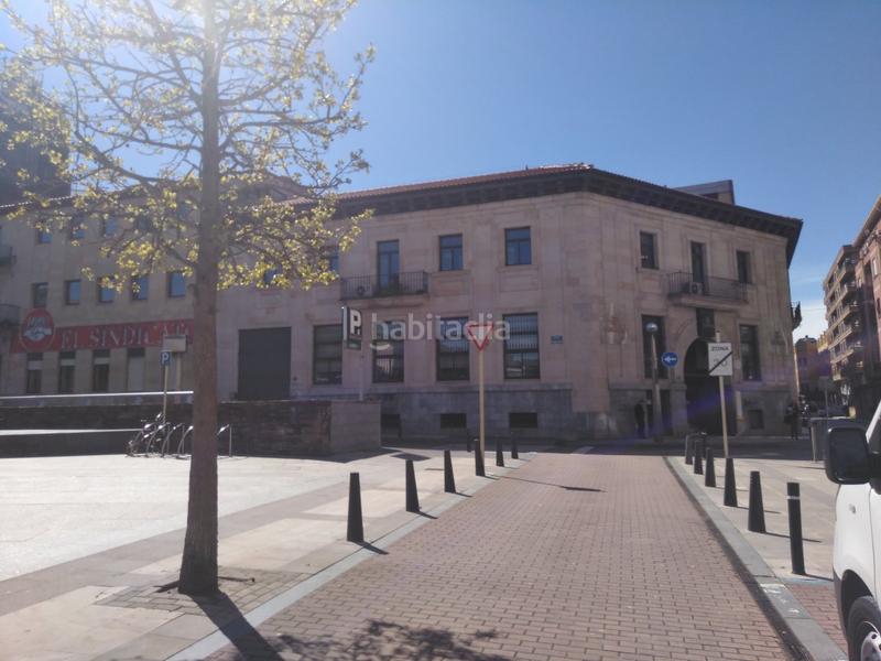 Foto f2d1bd2b-9a6b-4778-afc8-bfb644b56b4c. Aparcament cotxe a Centro Torrelavega