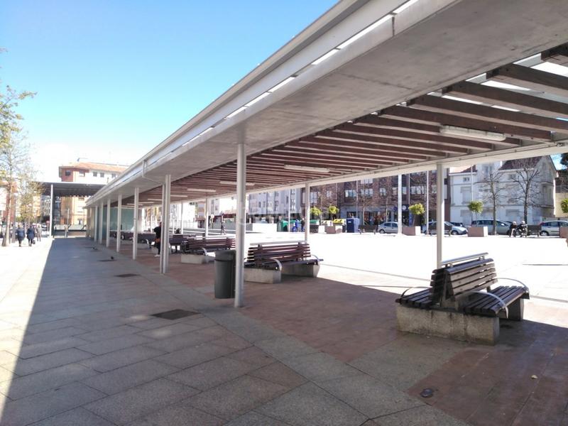 Foto f3ccb1d2-371c-4e13-bea9-894ea1bab9b8. Aparcament cotxe a Centro Torrelavega