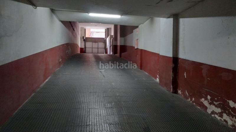 Foto 8fc8f55f-8a9d-4971-9480-b8b3f2c0d572. Aparcament cotxe a Centro Torrelavega