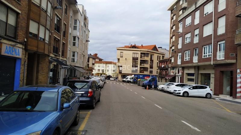 Foto f475ce32-6544-4ddd-aa9d-248f281a56fc. Aparcament cotxe a Centro Torrelavega
