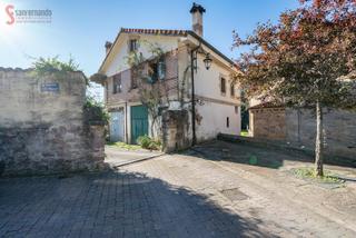 Local commercial à Puente Viesgo. Local con parcela en pueblo con encanto