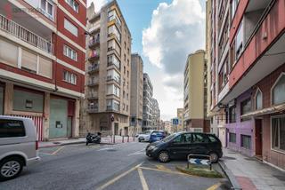 Parking voiture  Calle de isaac peral. Garaje cerrado en venta en la calle isaac peral