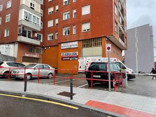 Miete Geschäftsraum  Calle del prado san roque. Amplio local de más de 300 m2 con gran altura, ideal para almacé