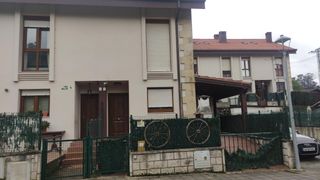 Location Maison jumelée à Arce. Chalet adosado en oruña de pielagos