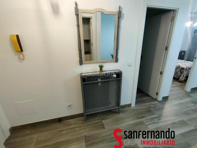 Foto 18ed45d8-ad72-40c3-8372-548f28f24c9e. Alquiler piso se alquila apartamento reformado con terraza en calle san fernando en Santander